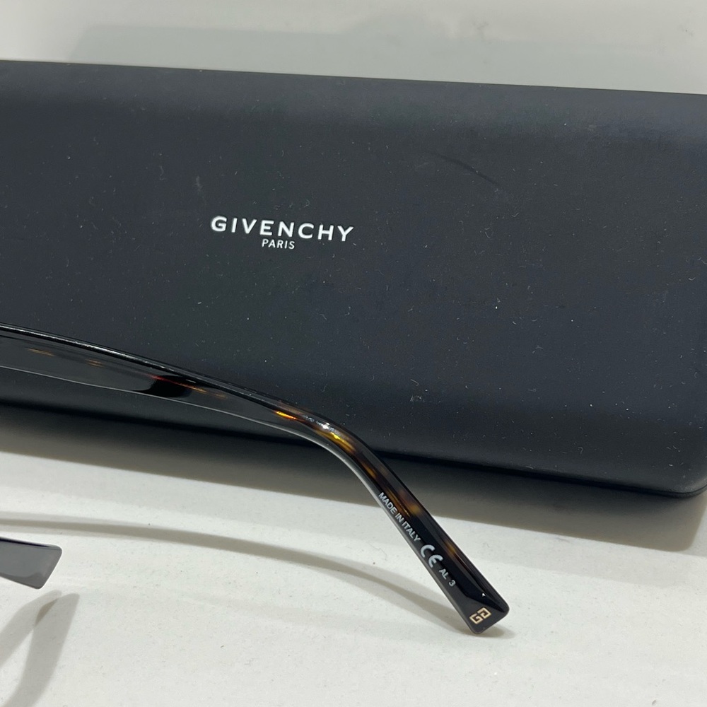 Givenchy Brown Tortoiseshell Sunglasses With Grad… - image 5